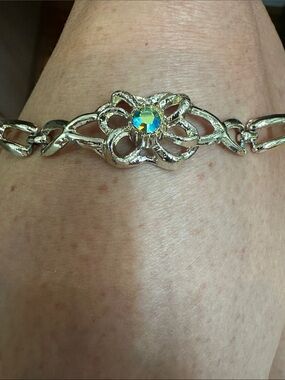 Vintage Delicate light-gold Floral Bracelet with Iridescent Blue Crystal Accent